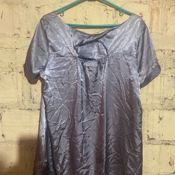 Large Gray Blouse - Picture 2 of 3